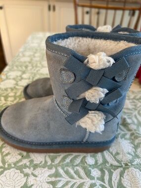 Koolaburra by UGG Light Blue Suede Bow Accented Boots